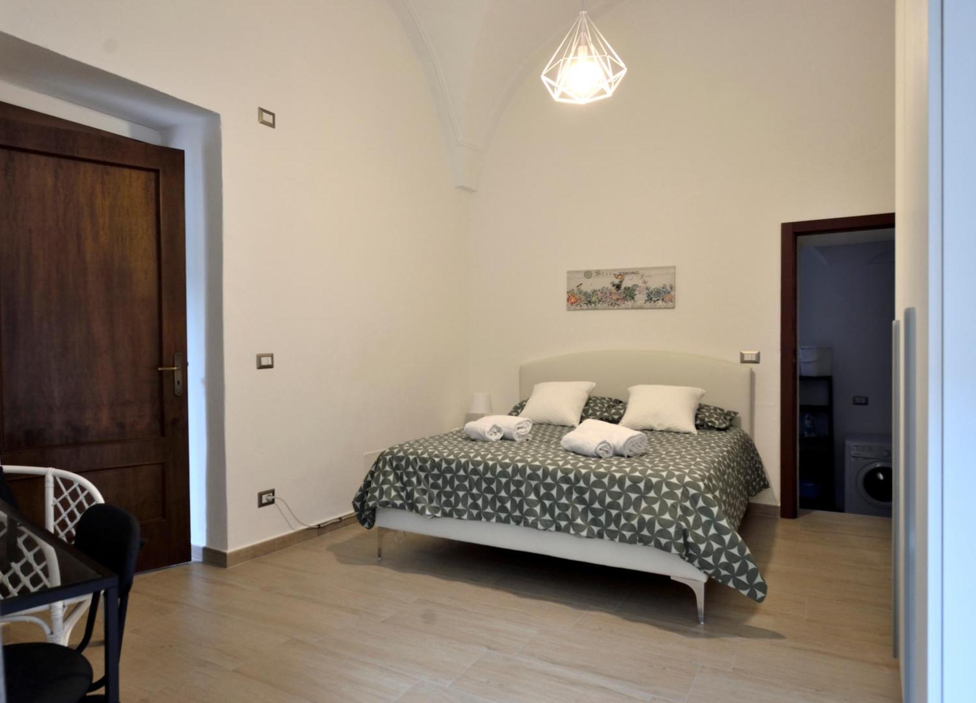 Апартаменты La Casa Di Carta Al Duomo Катания Экстерьер фото